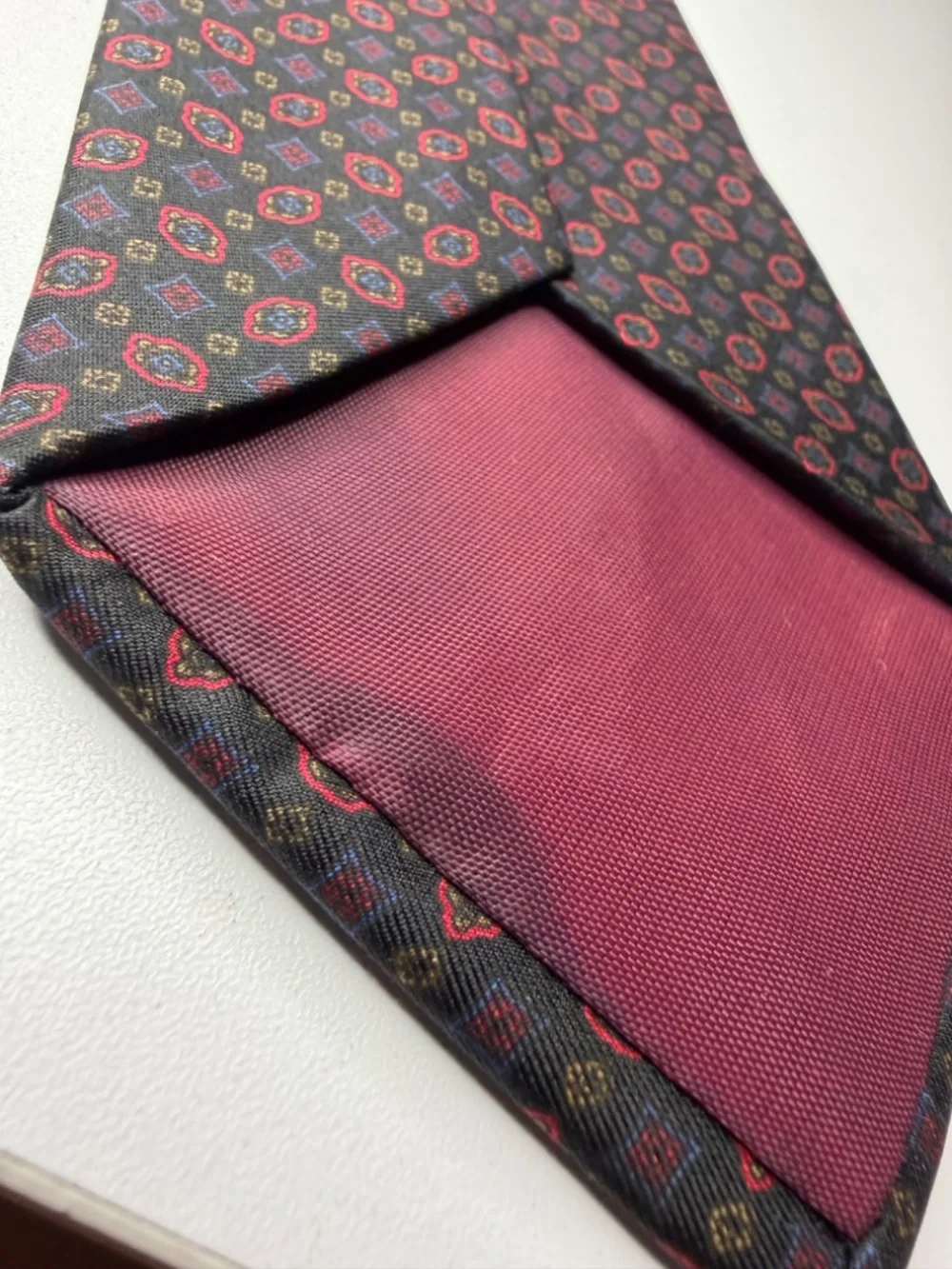 Vintage 102 Madison Italian Silk Neck Tie Navy Blue Red Made in USA 59